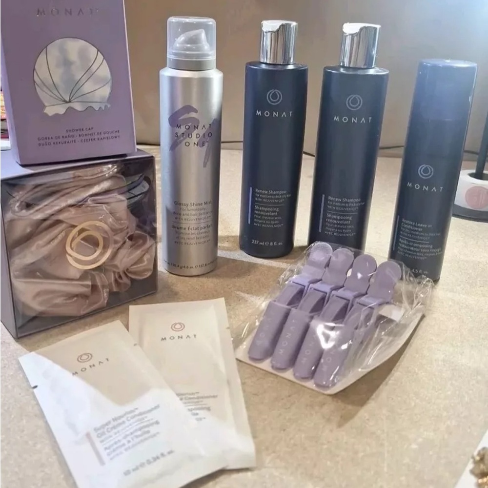 Monat Hair Care Set with Accessories